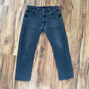 501 Levi's Black Denim Slightly Cropped Leg